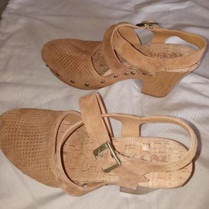 Korks Abloom Perforated Tan Suede Clogs, Size 7